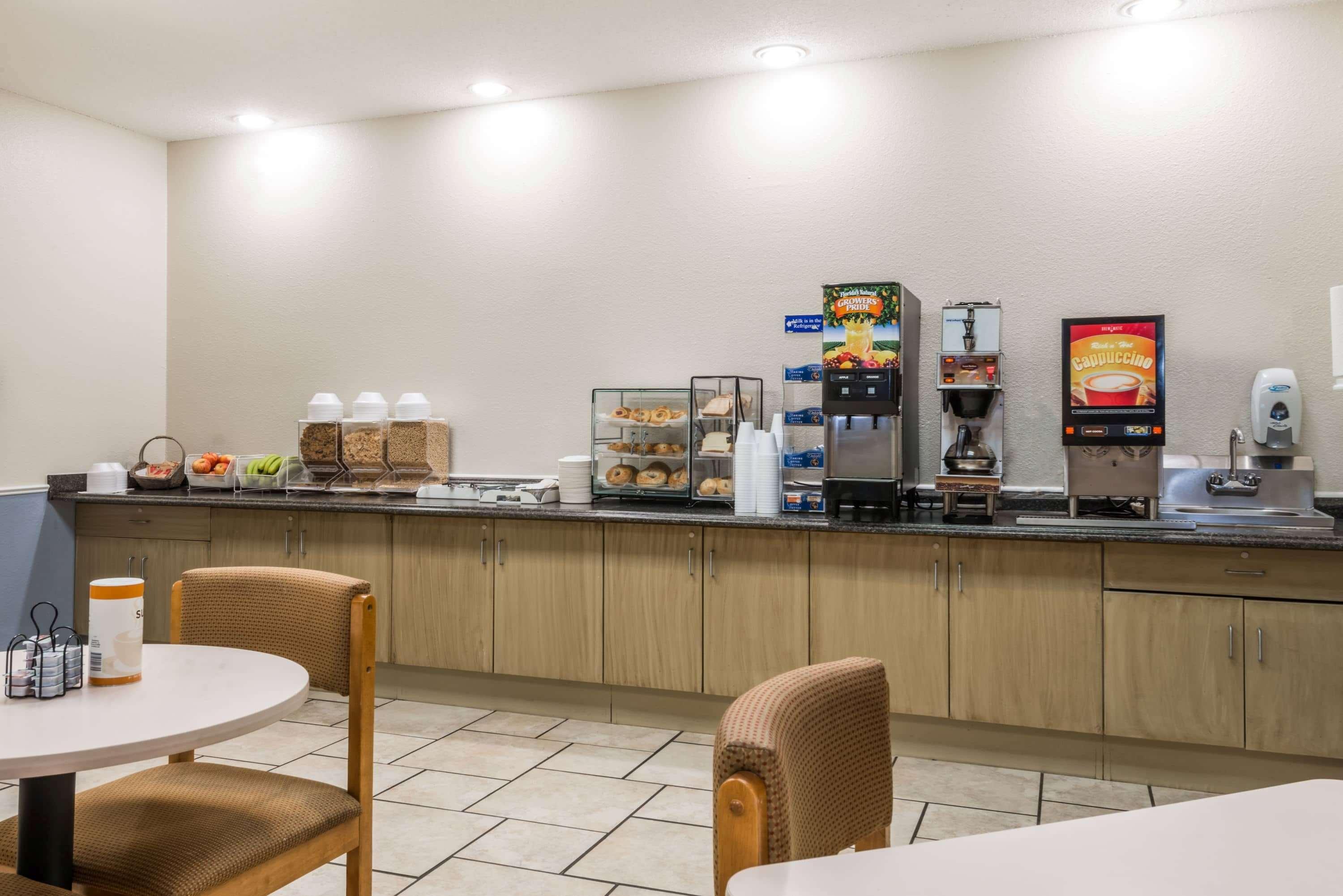 Microtel Inn & Suites By Wyndham Kansas City Airport Dış mekan fotoğraf